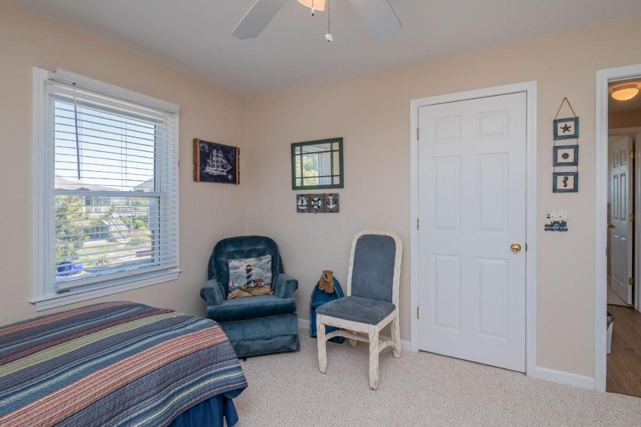 Katie Lou'S Place By Oak Island Accommodations Caswell Beach Экстерьер фото